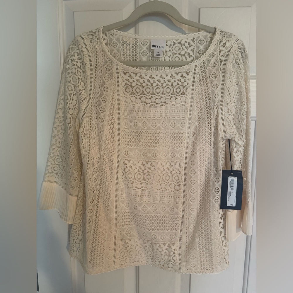 NWT-STYLUS Ivory Crochet Lace Boho Blouse w Ivory Camisole. Size Med; Unique!